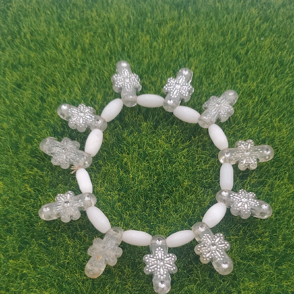 White Glossy Snow Beaded Bracelet B3317‎